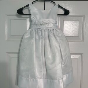 Chic White Kids Dress with Sparkling Waistband